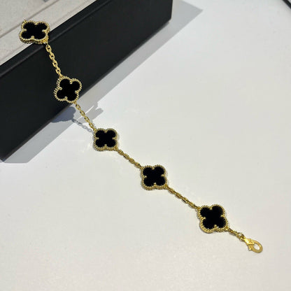 [Moco jewelrys] CLOVER 5 MOTIF ONYXS BRACELET COLLECTION