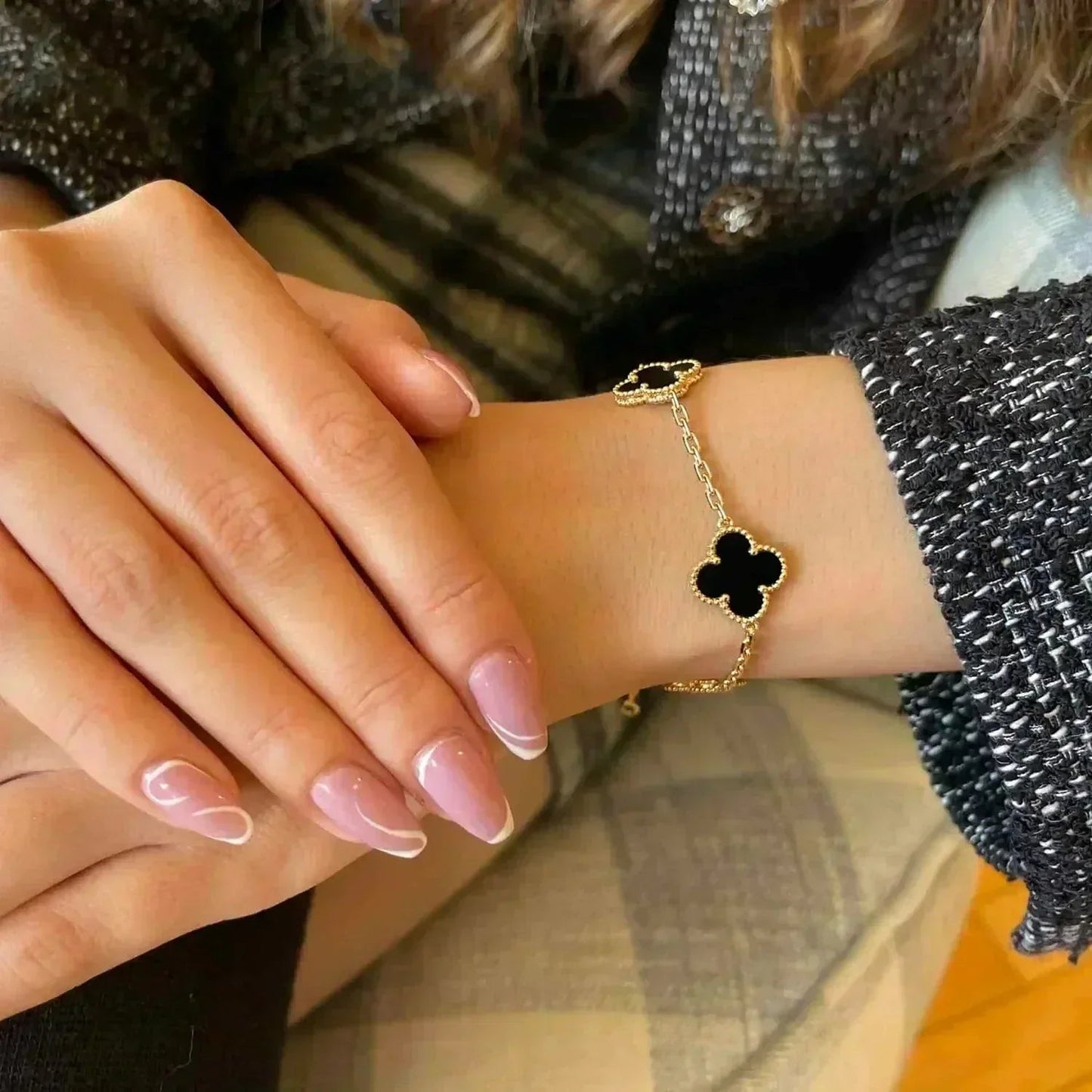 [Moco jewelrys] CLOVER 5 MOTIF ONYXS BRACELET COLLECTION