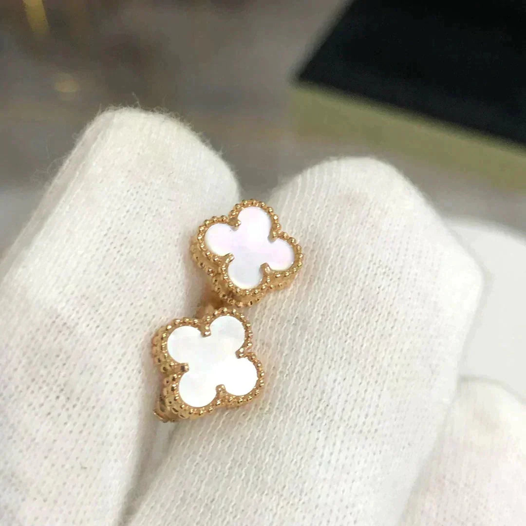 [moco jewelrys]CLOVER MINI 9.5MM WHITE MOP EARRINGS