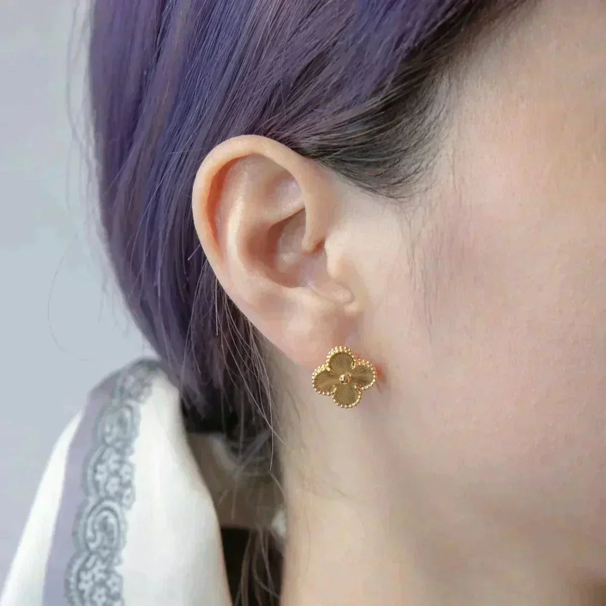 [moco jewelrys]CLOVER MEDIUM 1 MOTIFS LASER EARRINGS