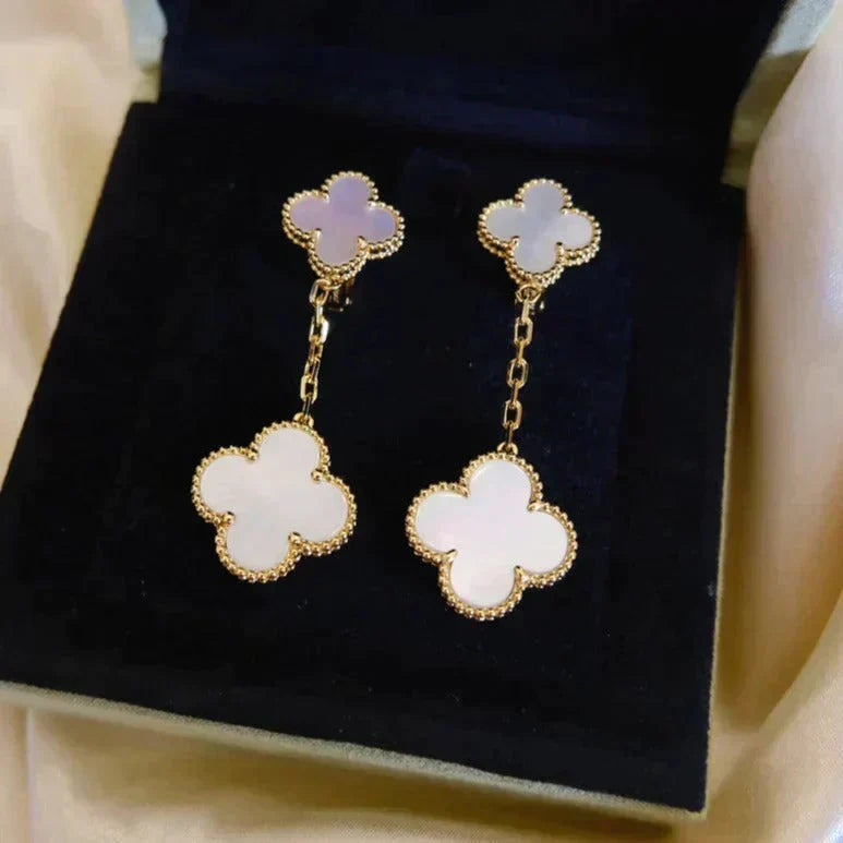 [moco jewelrys]CLOVER 2 MOTIF WHITE MOP EARRINGS