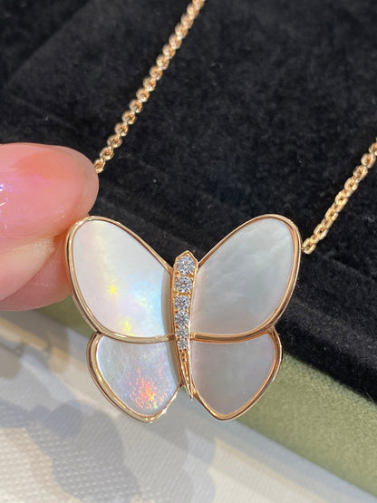 [moco jewelrys]BUTTERFLY GOLD MOP DIAMOND NECKLACE