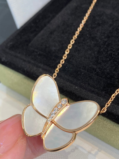 [moco jewelrys]BUTTERFLY GOLD MOP DIAMOND NECKLACE
