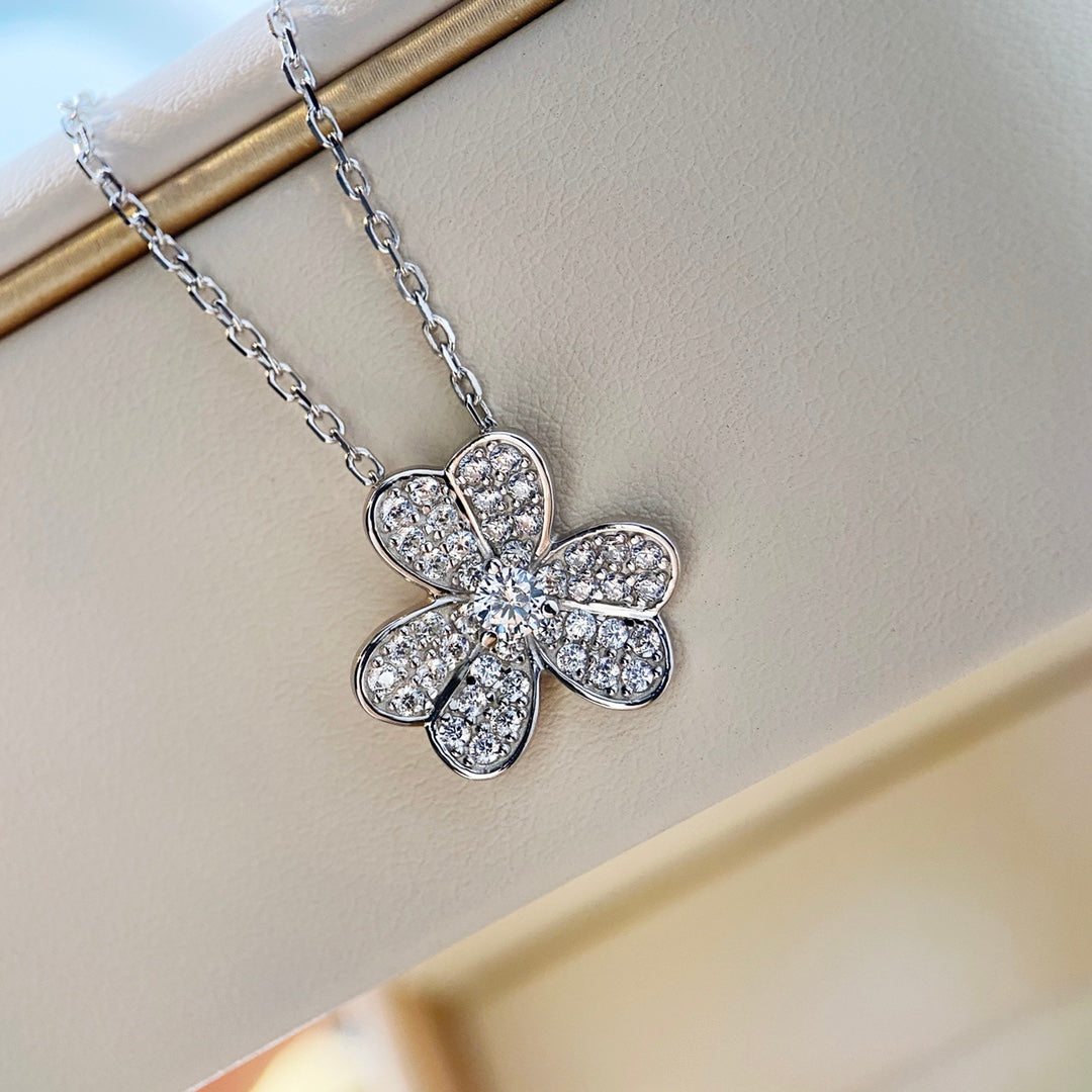 [moco jewelrys]CLOVER DIAMOND NECKLACE SILVER