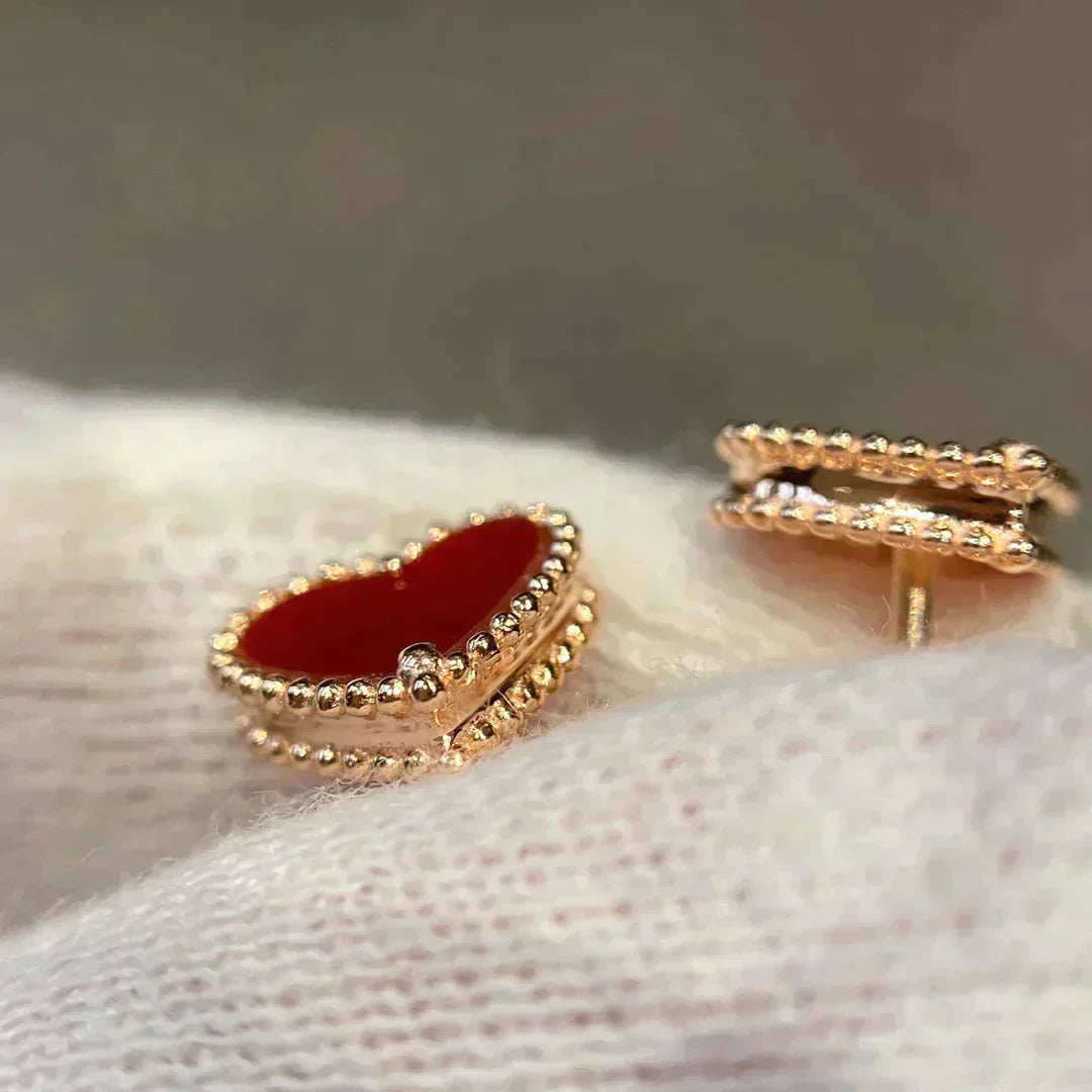 [moco jewelrys]HEART CARNELIAN STUD EARRINGS