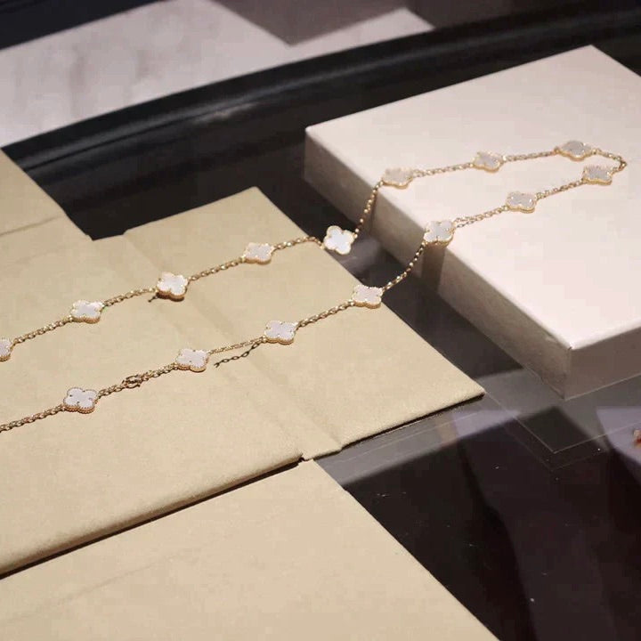 [moco jewelrys]CLOVER 20 MOTIFS WHITE MOP NECKLACE