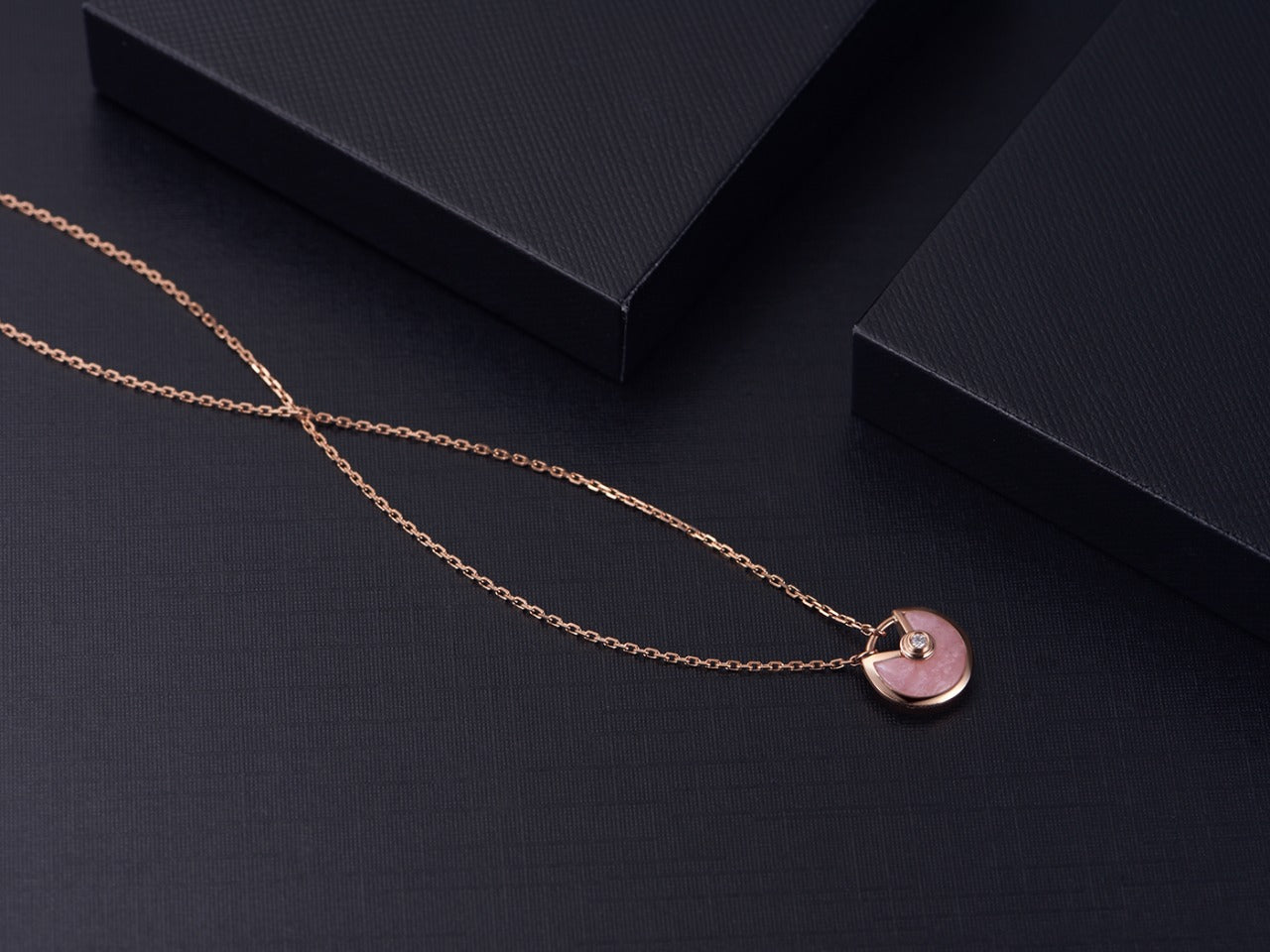[moco jewelrys]AMULETTE ROSE GOLD PINK MOP NECKLACE