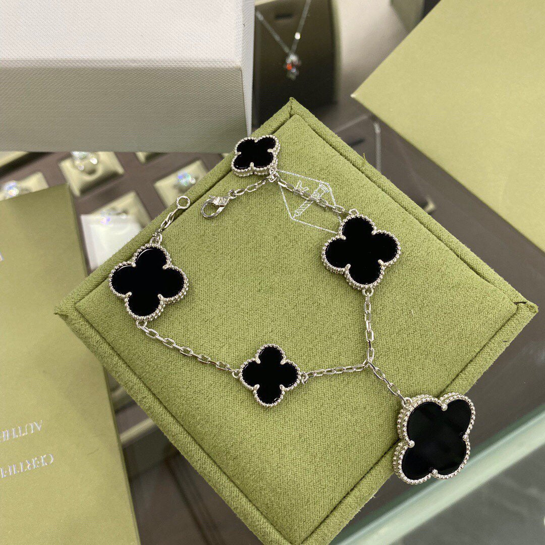 [moco jewelrys]CLOVER 5 MOTIFS SIVLER ONYX BRACELET
