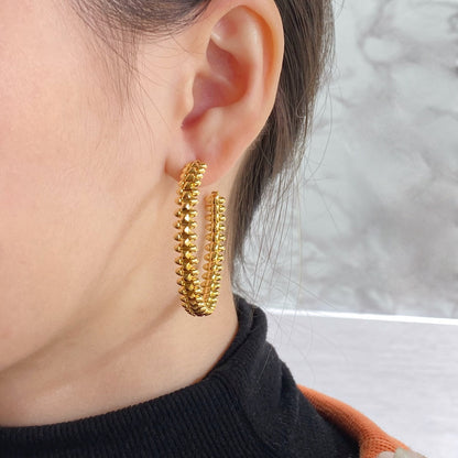 [moco jewelrys]CLASH LARGE HOOP EARRINGS