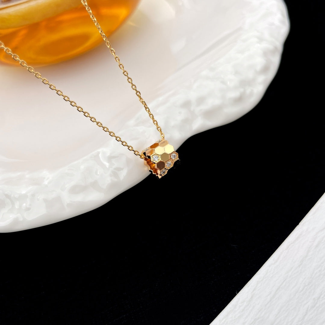 [moco jewelrys]BEE MINI PEDANT DIAMOND NECKLACE
