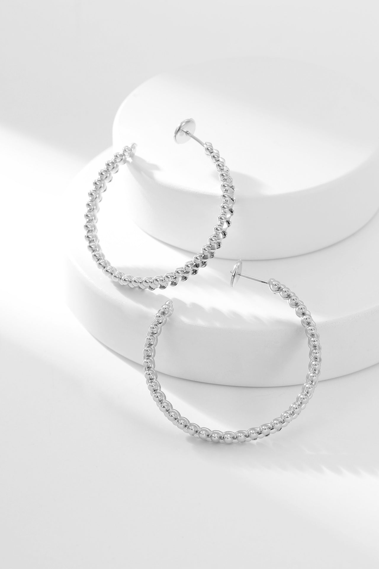 [moco jewelrys]CLASH HOOP EARRINGS