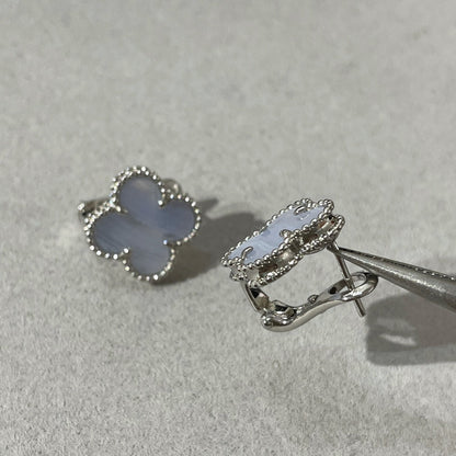 [moco jewelrys]CLOVER CHALCEDONY SILVER STUD EARRINGS
