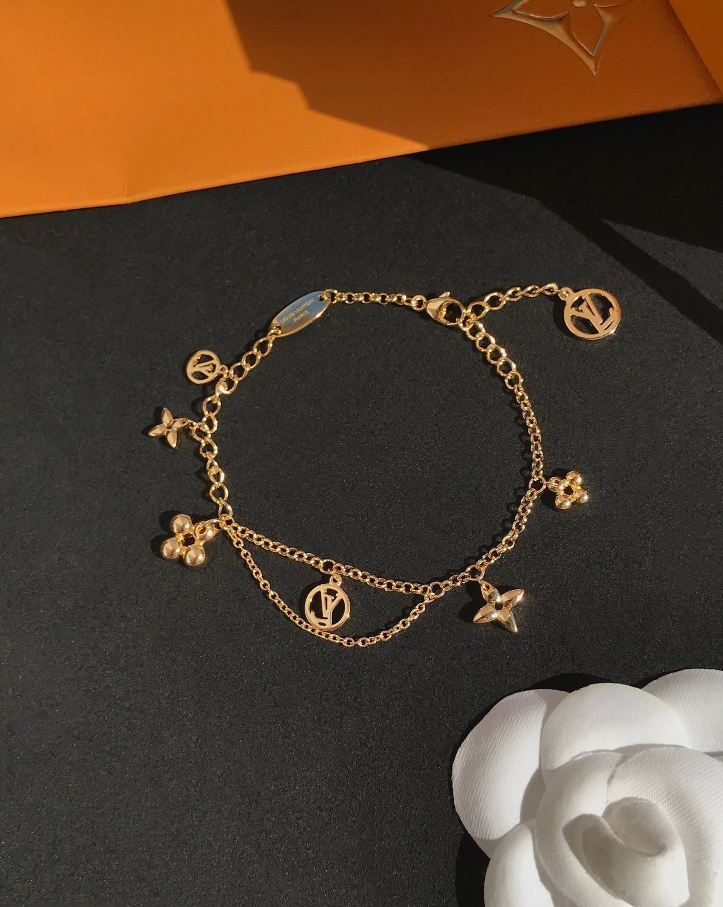 [moco jewelrys]BLOOMING PINK GOLD MOP BRACELET