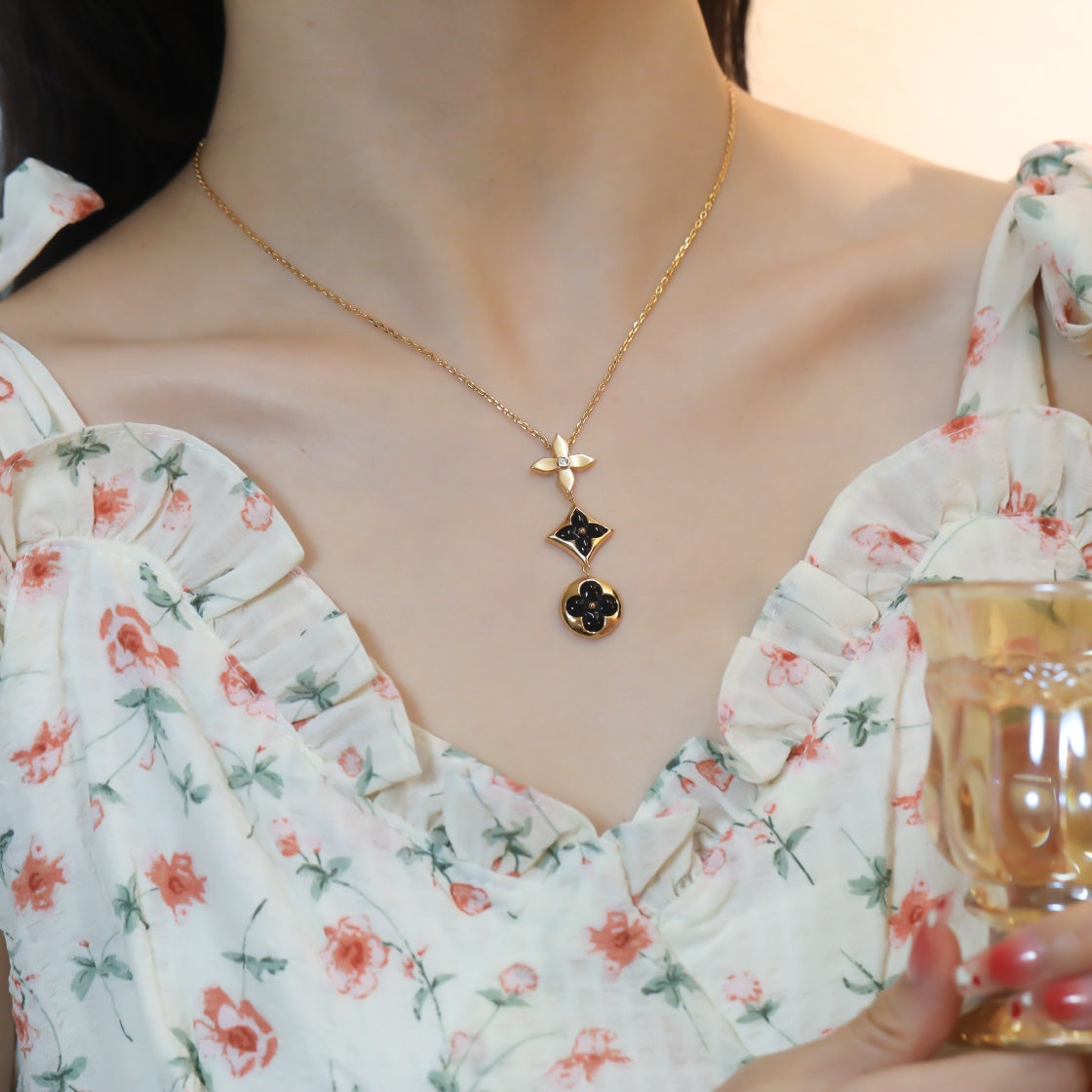 [moco jewelrys]STAR AND SUN ONYX PINK GOLD NECKLACE