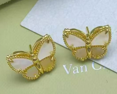 [moco jewelrys] 26 NEW CLOVER LUCKY LIGHT YELLOW AND WHITE SET