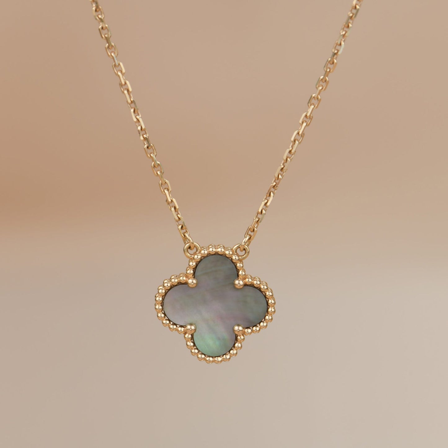 [moco jewelrys]CLOVER 15MM  GRAY MOTHER OF PEARL NECKLACE