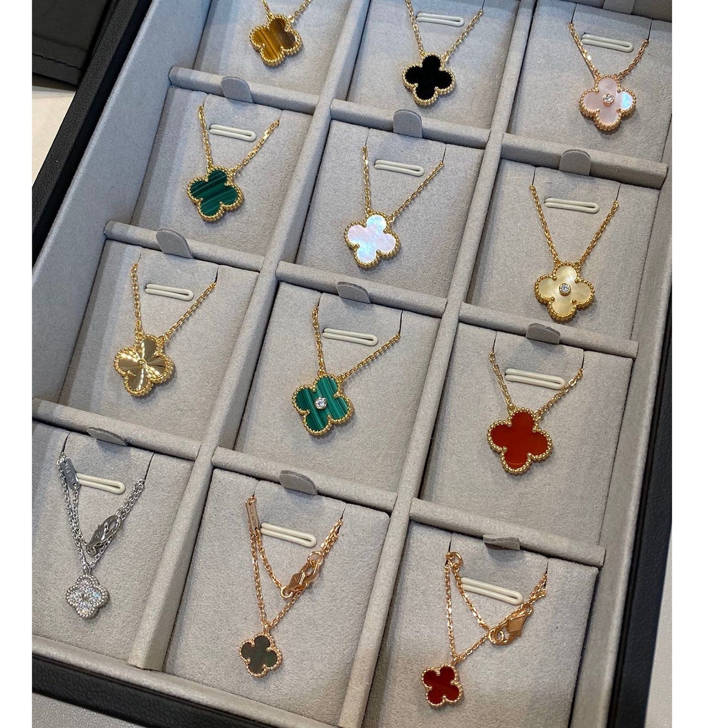 [moco jewelrys]CLOVER 15MM BLACK ONYX SINGLE FLOWER NECKLACE