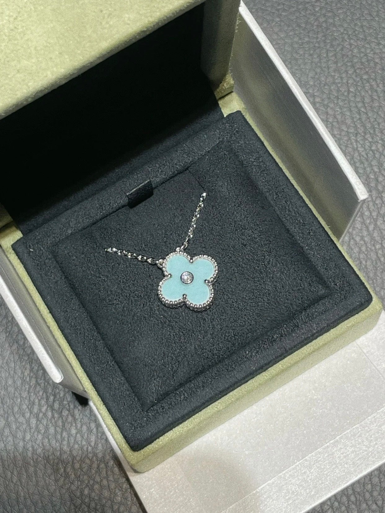 [moco jewelrys]CLOVER 1 DIAMOND LIGHT BLUE SILVER NECKLACE