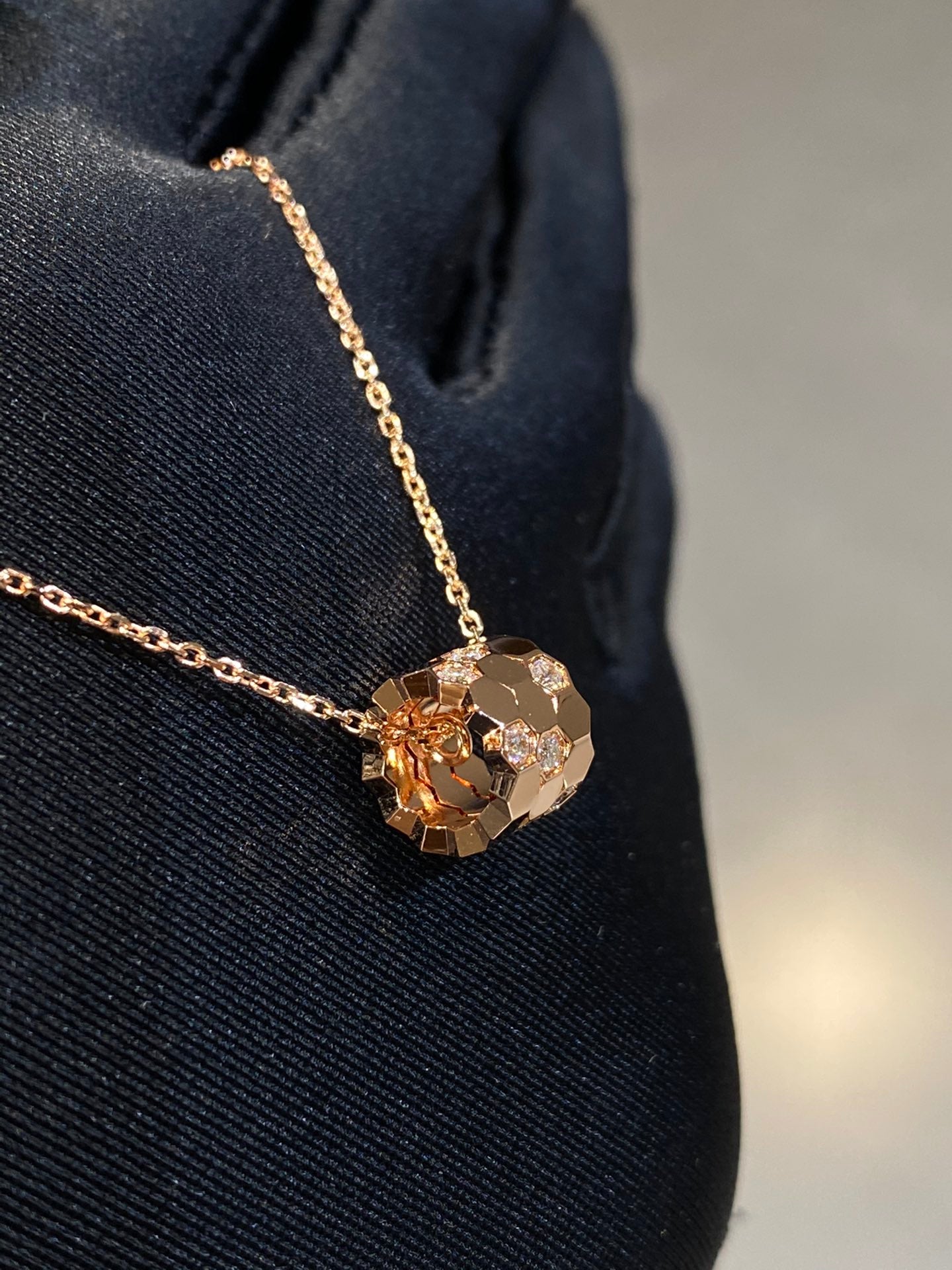 [moco jewelrys]BEE LOVE DIAMOND NECKLACE