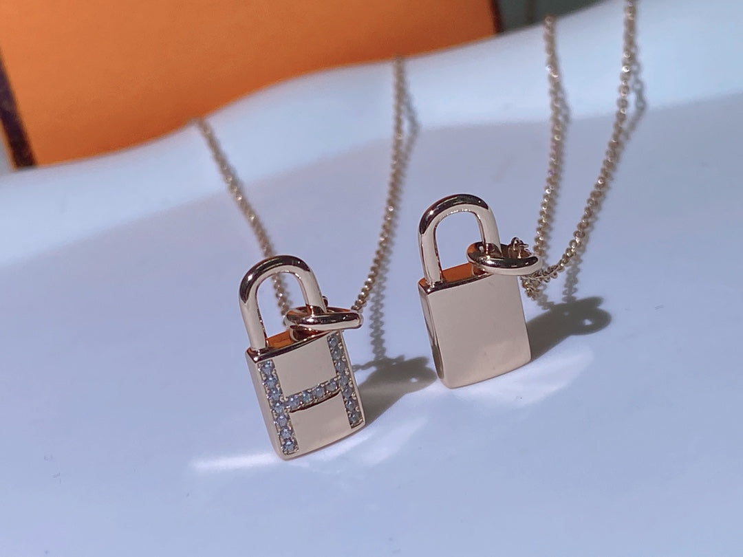 [moco jewelrys]HM ADVANCED NICHE LOCK HEAD NECKLACE DIAMONDS