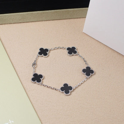 [Moco jewelrys] CLOVER 5 MOTIF ONYXS BRACELET COLLECTION