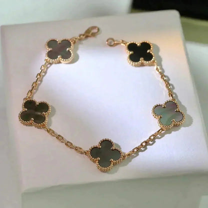 [Moco jewelrys] CLOVER 5 MOTIF GRAY MOP BRACELET COLLECTION