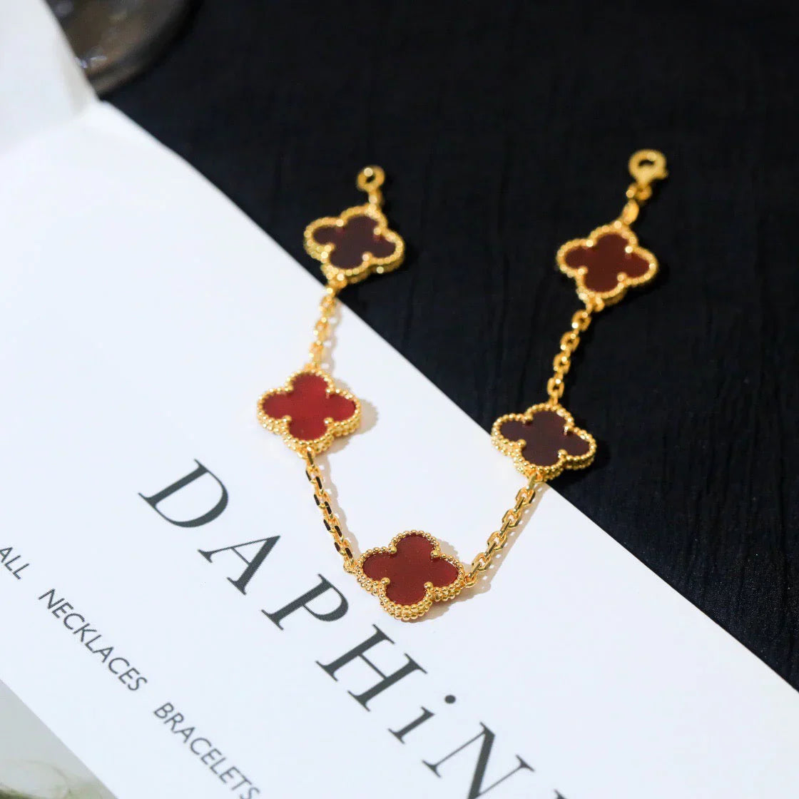[Moco jewelrys] CLOVER 5 MOTIF RED CORNELIAN BRACELET COLLECTION