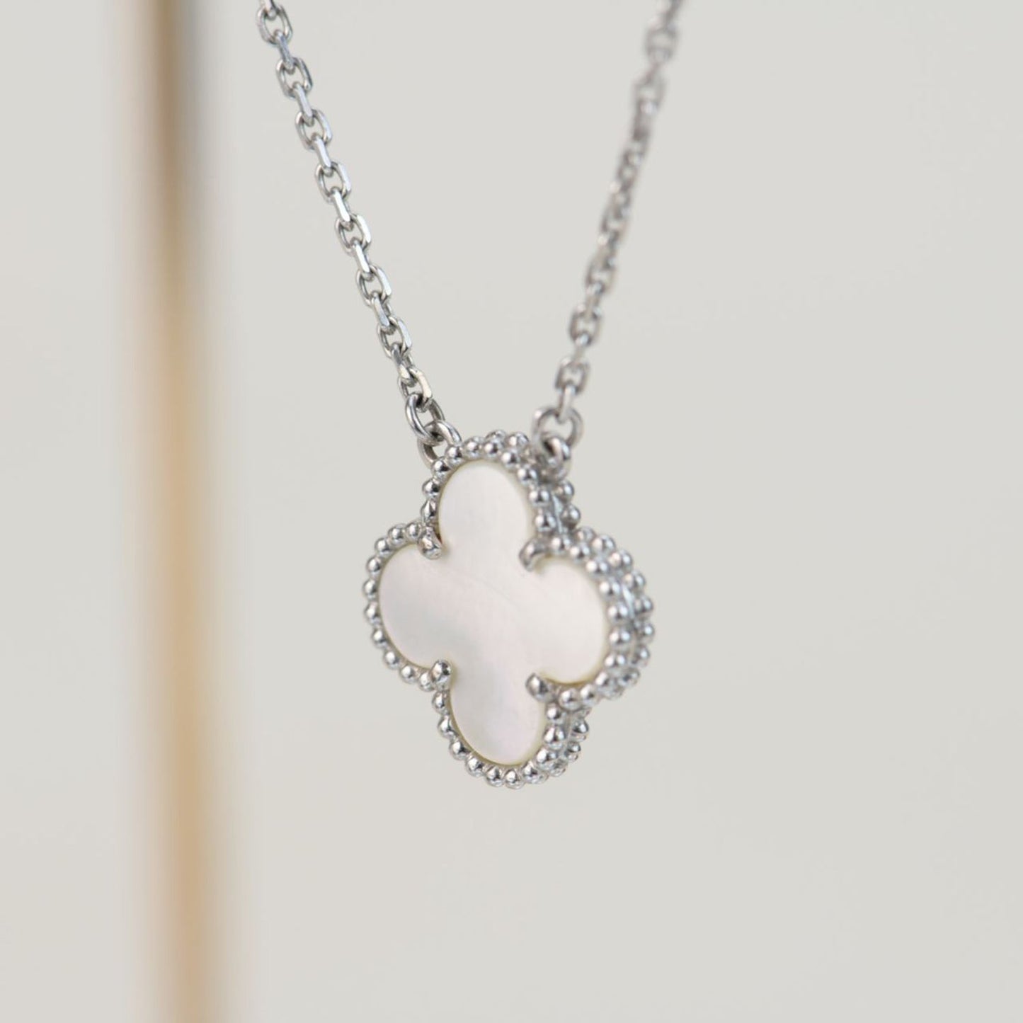 [moco jewelrys]CLOVER  15MM WHITE MOTHER-OF-PEARL SILVER