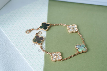 [Moco jewelrys] CLOVER 5 MOTIF GRAY MOP BRACELET COLLECTION