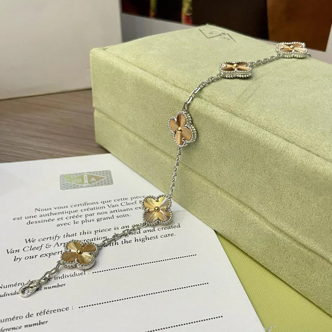 [Moco jewelrys] CLOVER 5 MOTIF LASER BRACELET COLLECTION