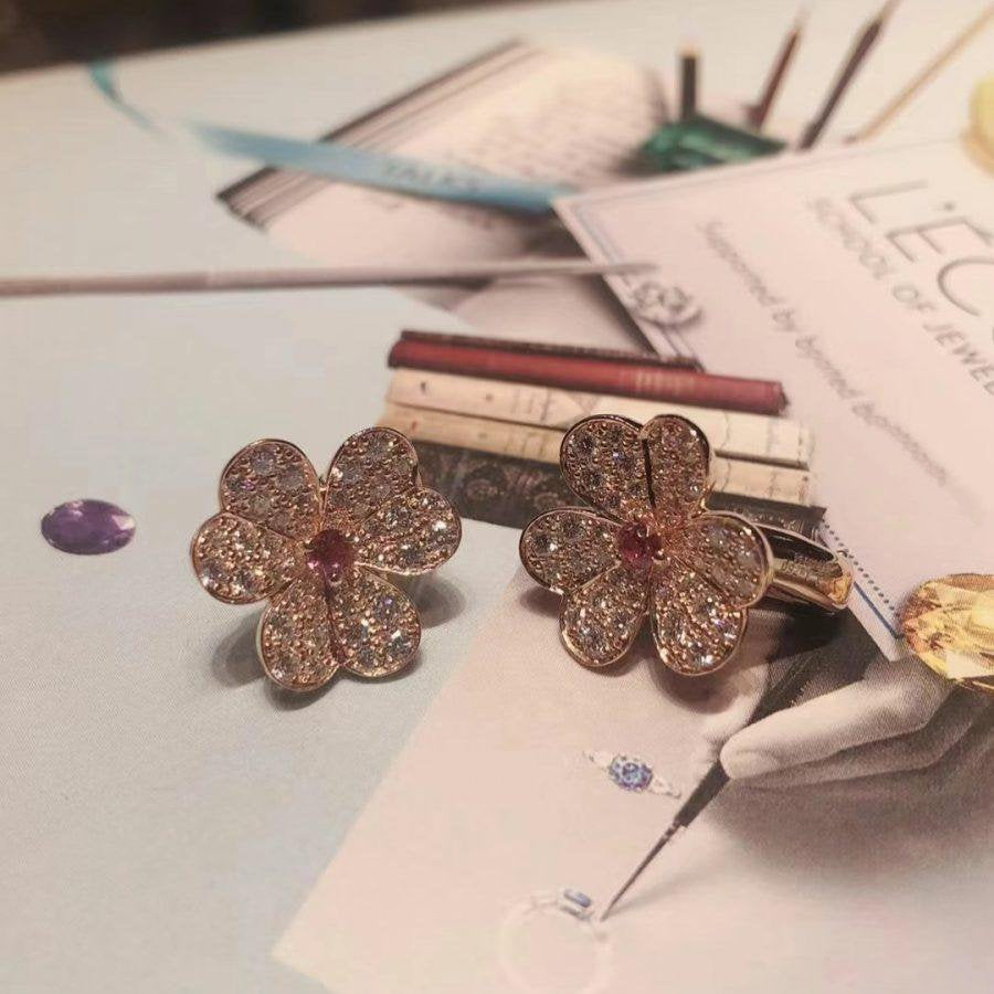 [moco jewelrys]FRIVOLE PINK GOLD FLOWER DIAMOND EARRINGS