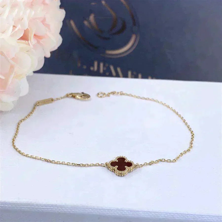 [moco jewelrys]CLOVER  CARNELIAN SINGLE FLOWER BRACELET